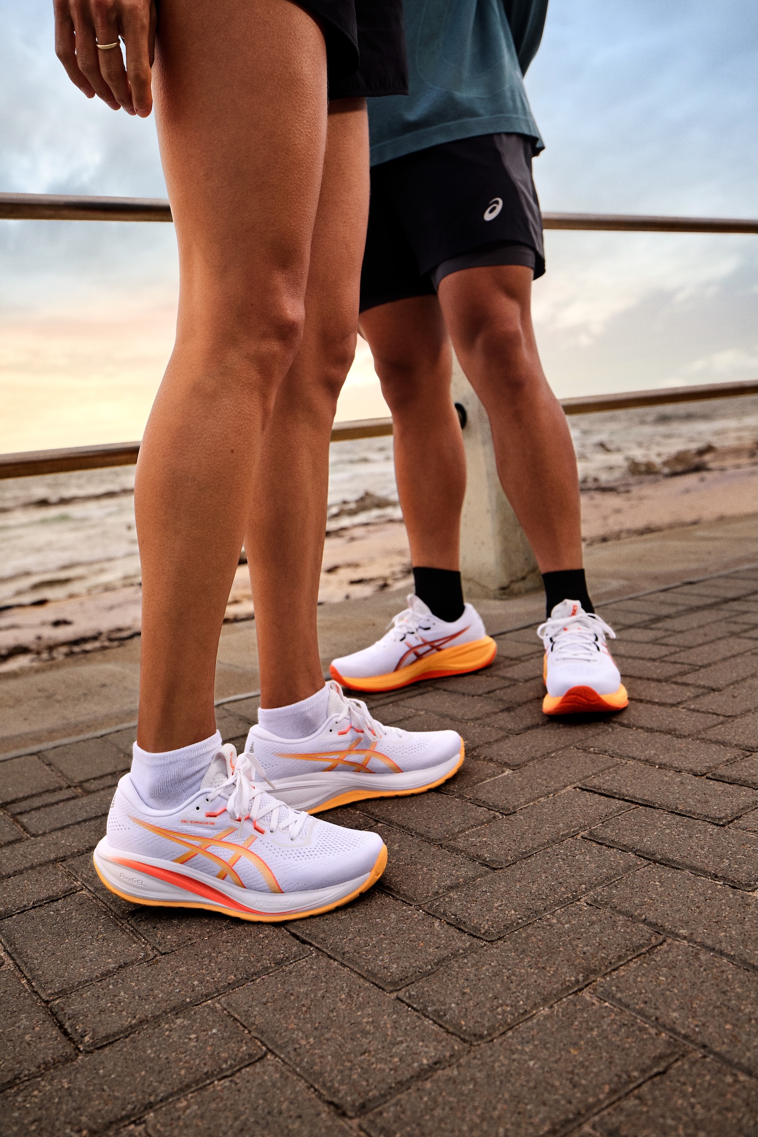 AW26_RISESHINE_GEL-CUMULUS-28_HIGHLIGHT_D_ON-FOOT_STATIC